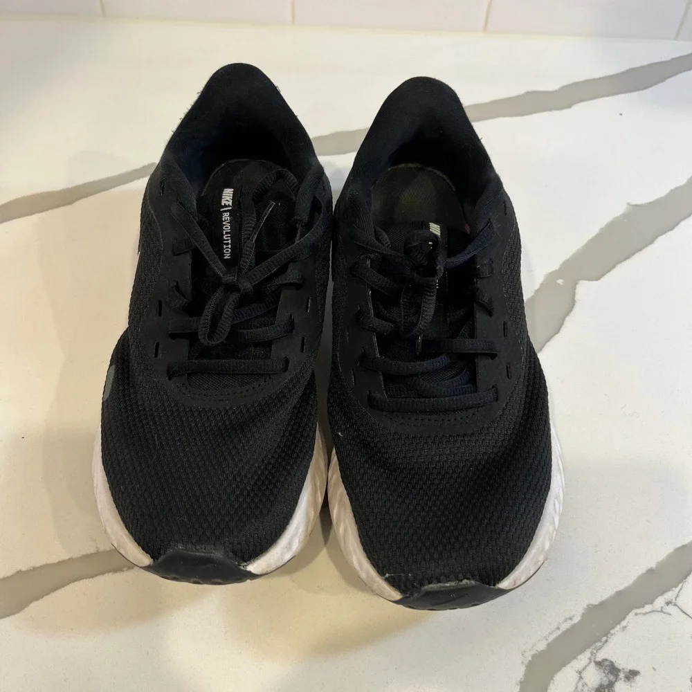 Nike Revolution 5 Mens Running Shoes Black White BQ3207-002 Size 7.5